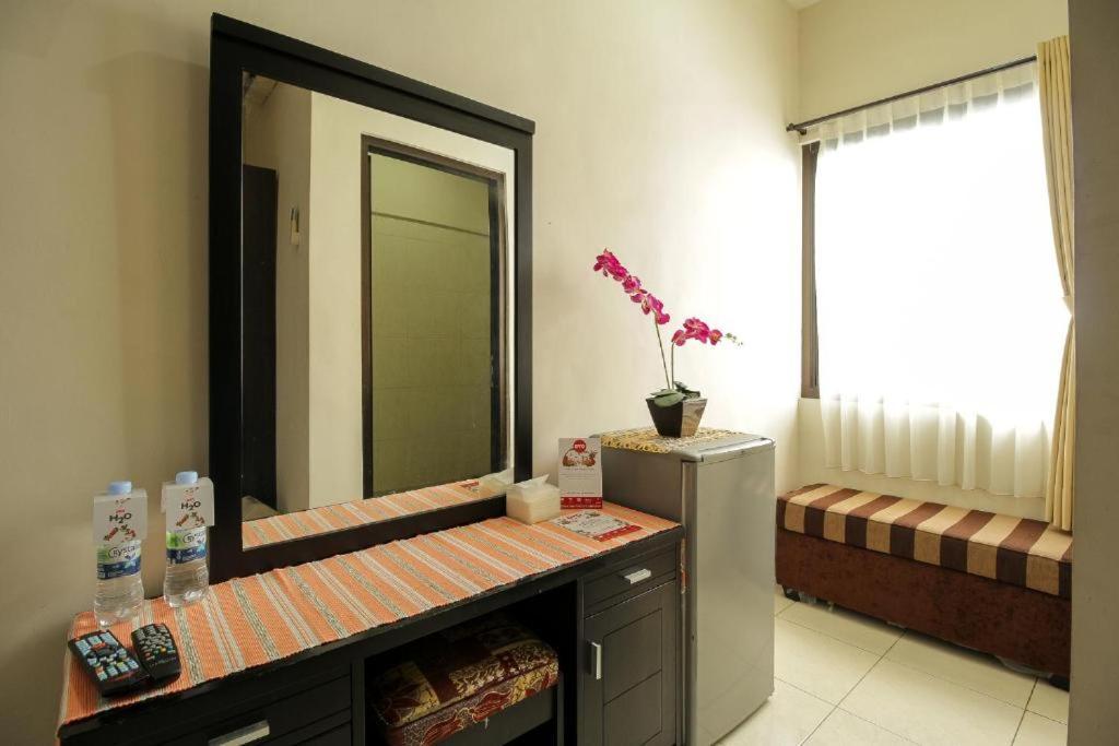 Tuban Torres Accommodation Кута Экстерьер фото