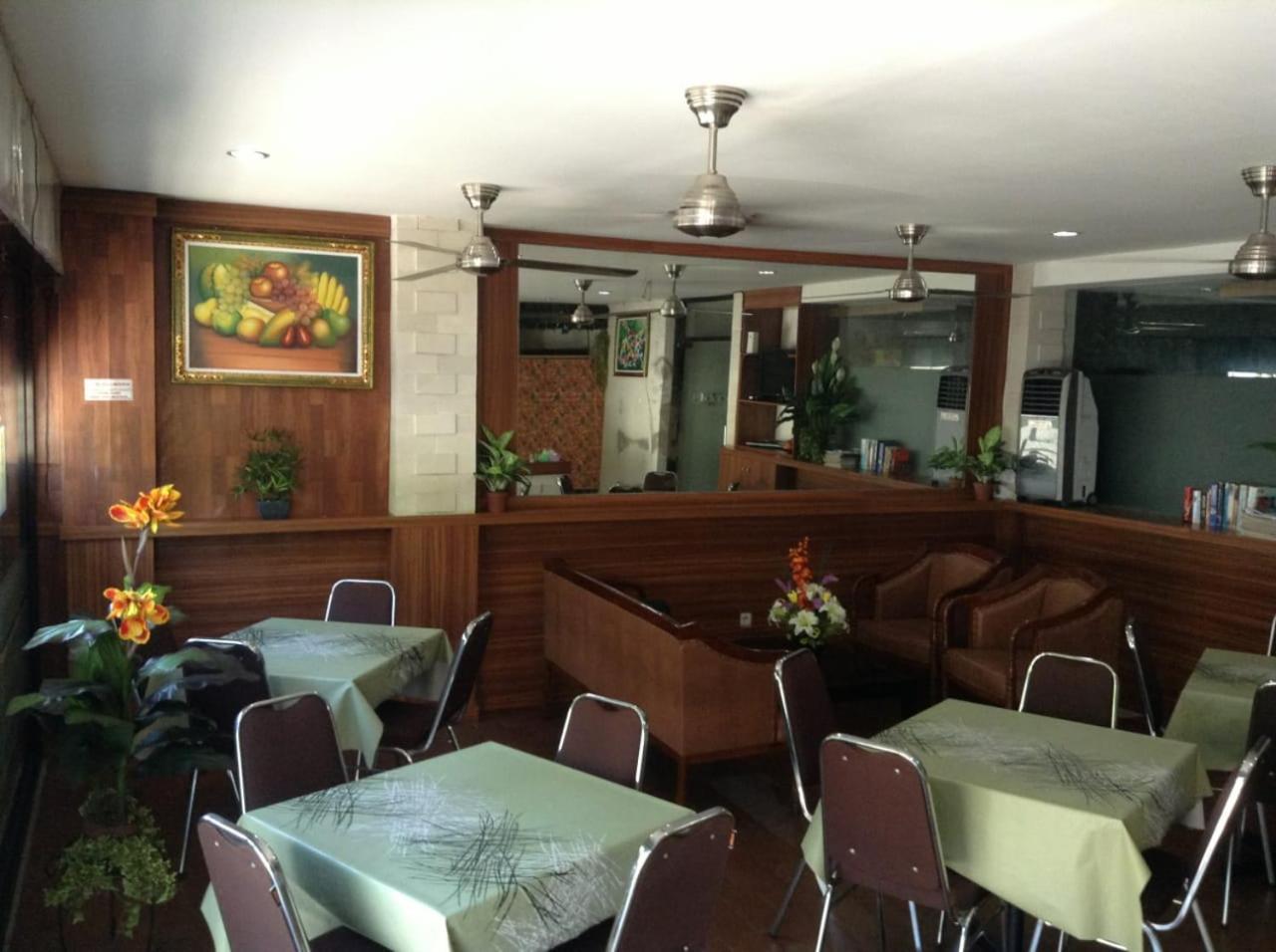 Tuban Torres Accommodation Кута Экстерьер фото