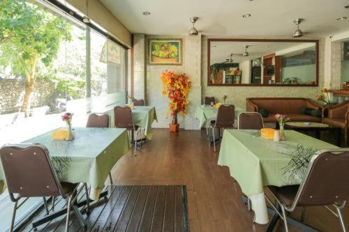 Tuban Torres Accommodation Кута Экстерьер фото