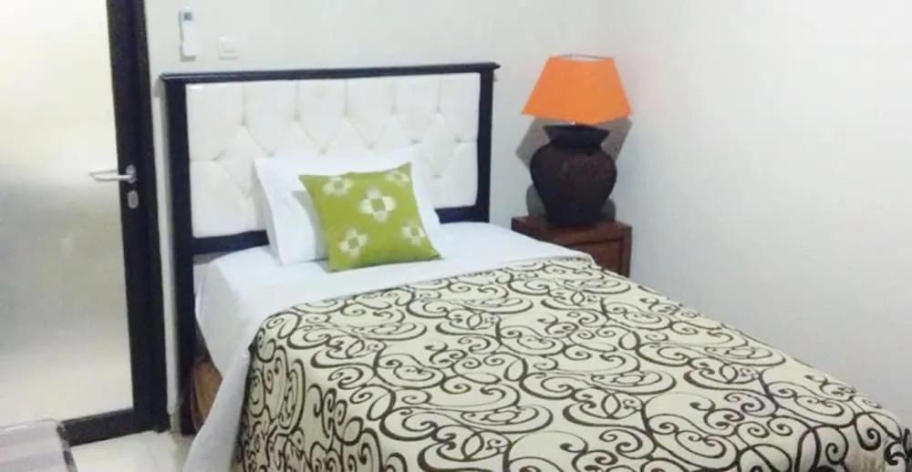 Tuban Torres Accommodation Кута Экстерьер фото