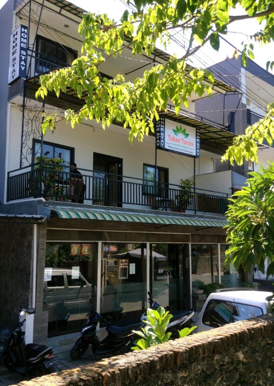 Tuban Torres Accommodation Кута Экстерьер фото