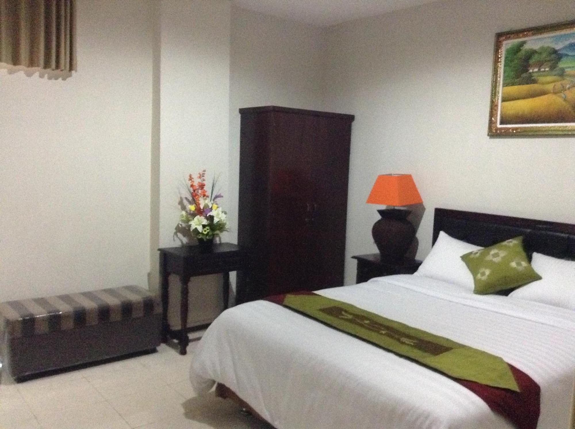 Tuban Torres Accommodation Кута Экстерьер фото